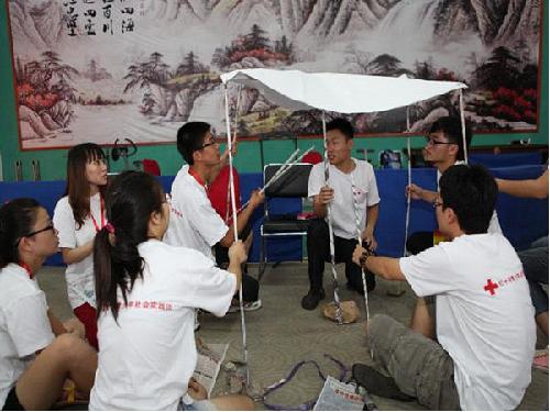 香港外来劳动人口计划_新人口政策须助青年上流(3)