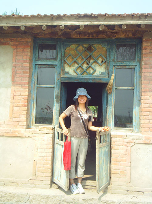 在内蒙古采访西部计划志愿者,在牧民家--中国