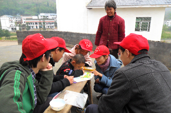 美丽的山茶花 --山茶花扶贫攻坚青年志愿者突